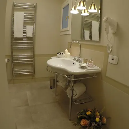 Bed & Breakfast Palazzo Della Stufa Residenza D'epoca Florence