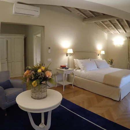 Alojamento de Acomodação e Pequeno-almoço Palazzo Della Stufa Residenza D'epoca Florença
