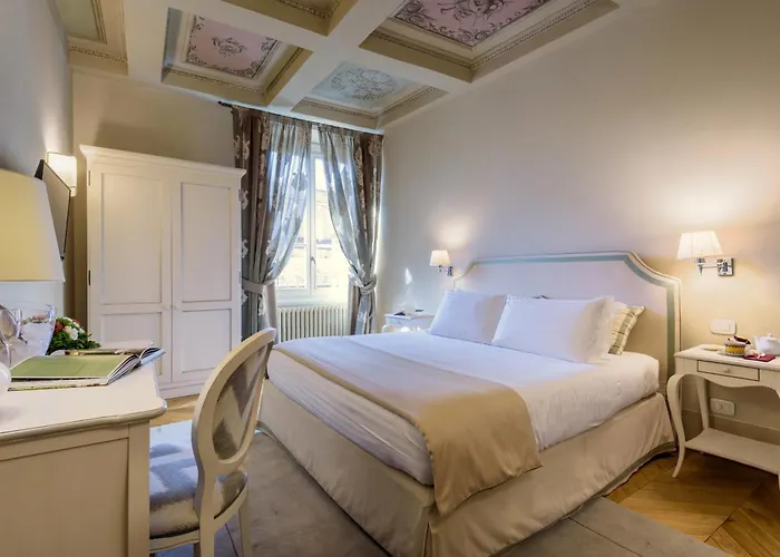 Nocleg ze śniadaniem Palazzo Della Stufa Residenza D'epoca 4*