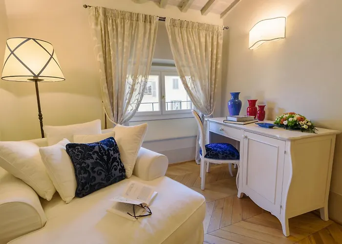 Palazzo Della Stufa Residenza D'epoca Nocleg ze śniadaniem 4*